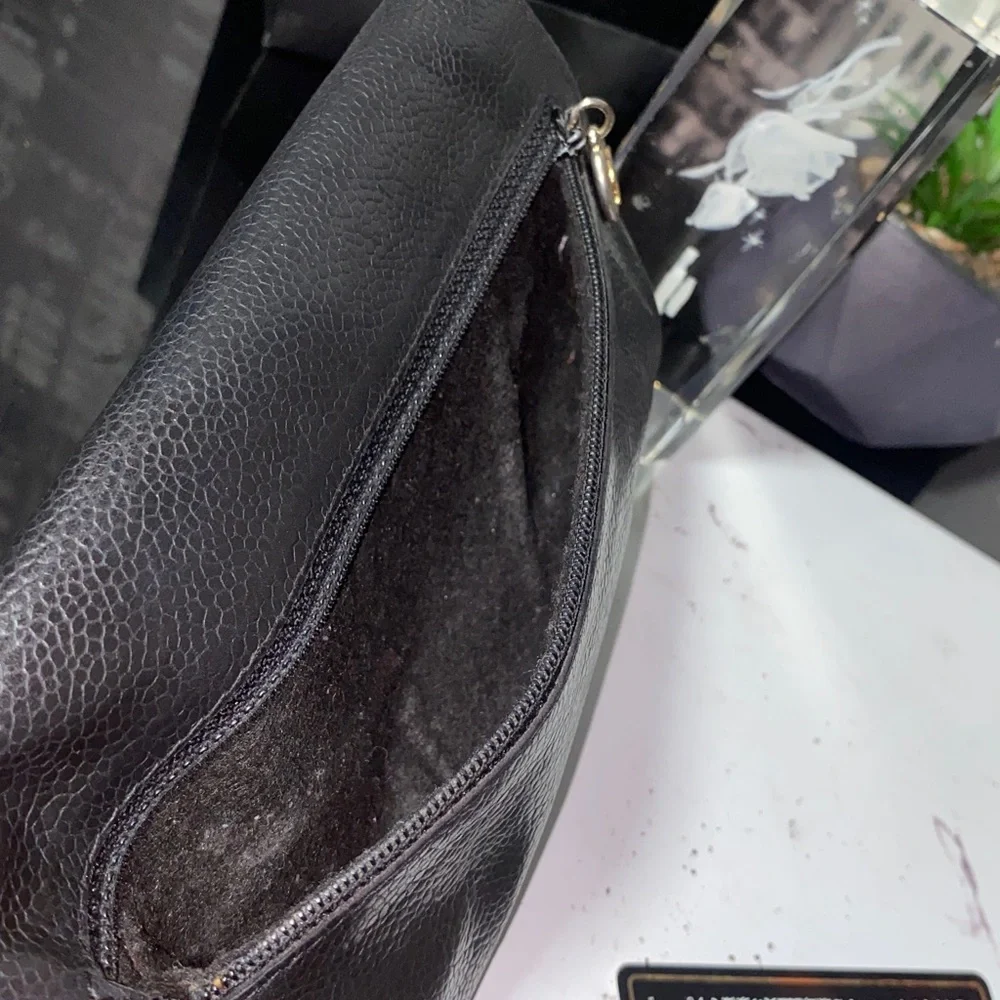 Authentic CHANEL Timeless CC Logo Caviar Leather Purse Wallet - Picture 17 of 17